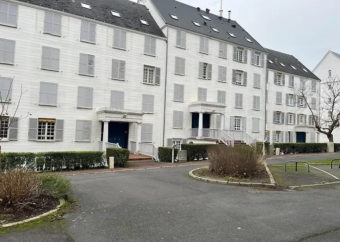 Avec Exterieur Apartment